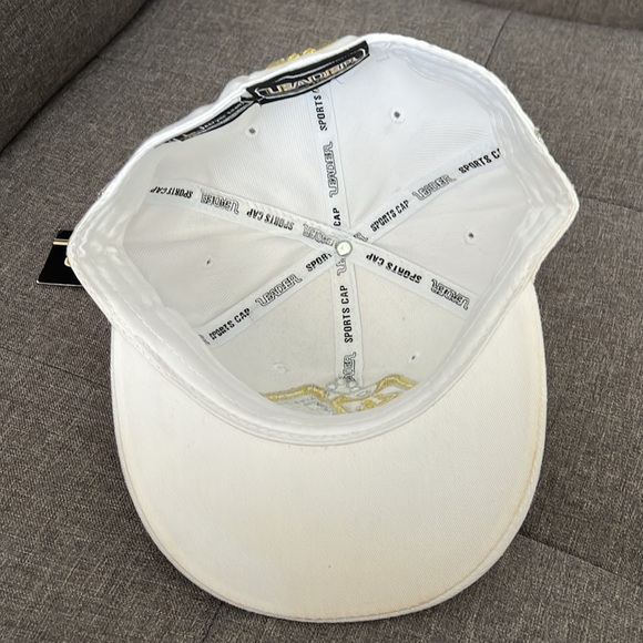 $100 Bill Leader Hat w/dog-tags on the front and money sign on the back. NWT. - Picture 4 of 5